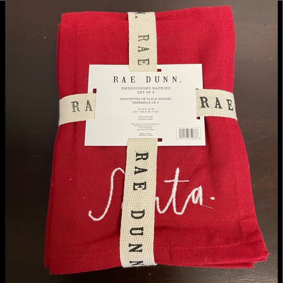 ♦️SALE♦️NWT Rae Dunn Set of 4 Embroidered Napkins Santa jingle merry fa la la